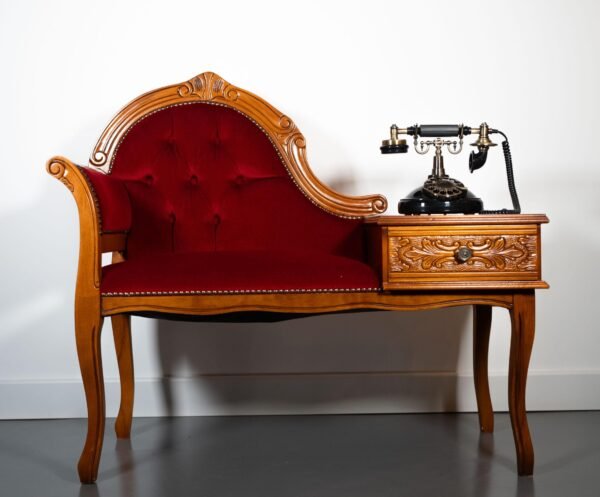 Ateliers 1507 locations décorations cérémonie en Normandie : banquette téléphone